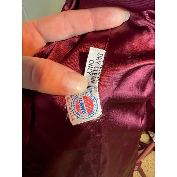 Velvet coat robe open front sash belt maroon wine  1970s - Picture 9 of 11